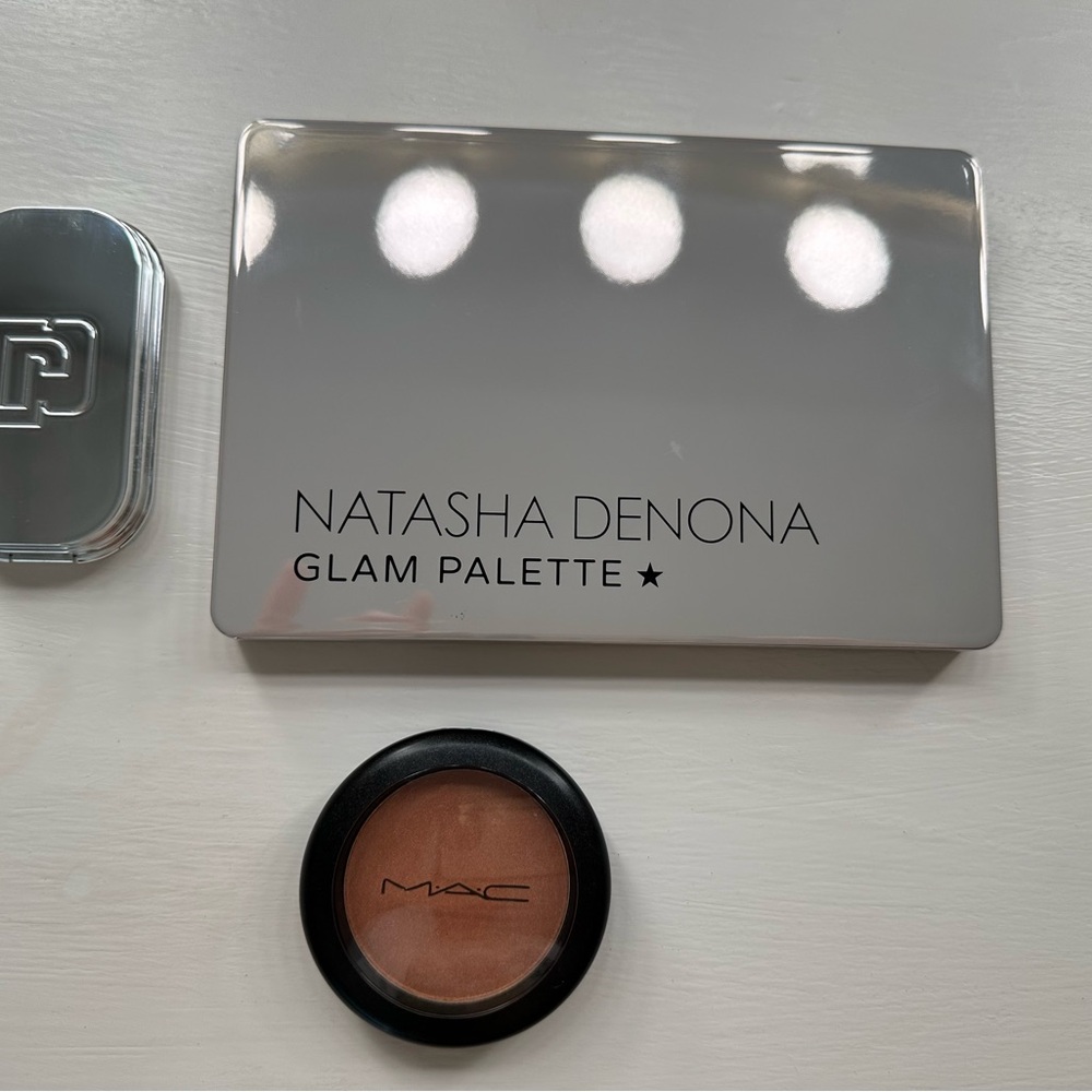 Makeup Bundle - Picture 2 of 5